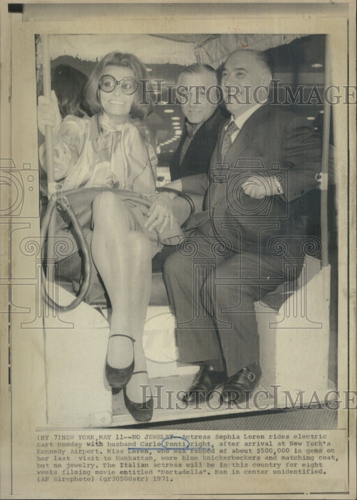 1971 Press Photo Actress Sophia Loren Husband Carlo Ponti - RSG25033 - Historic Images