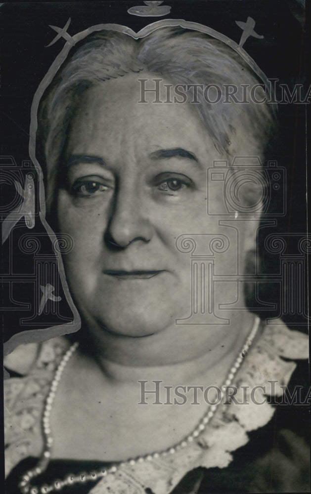 1922 Mrs. Alexander MacDonald, Doctor&#39;s Wife - Historic Images