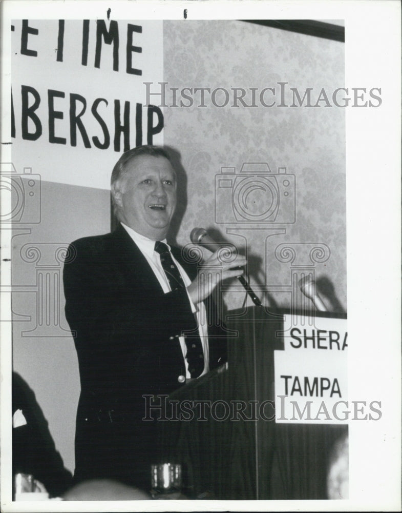 1987 Press Photo George Steinbrenner, Owner Of New York Yankees Talking To NAACP - Historic Images