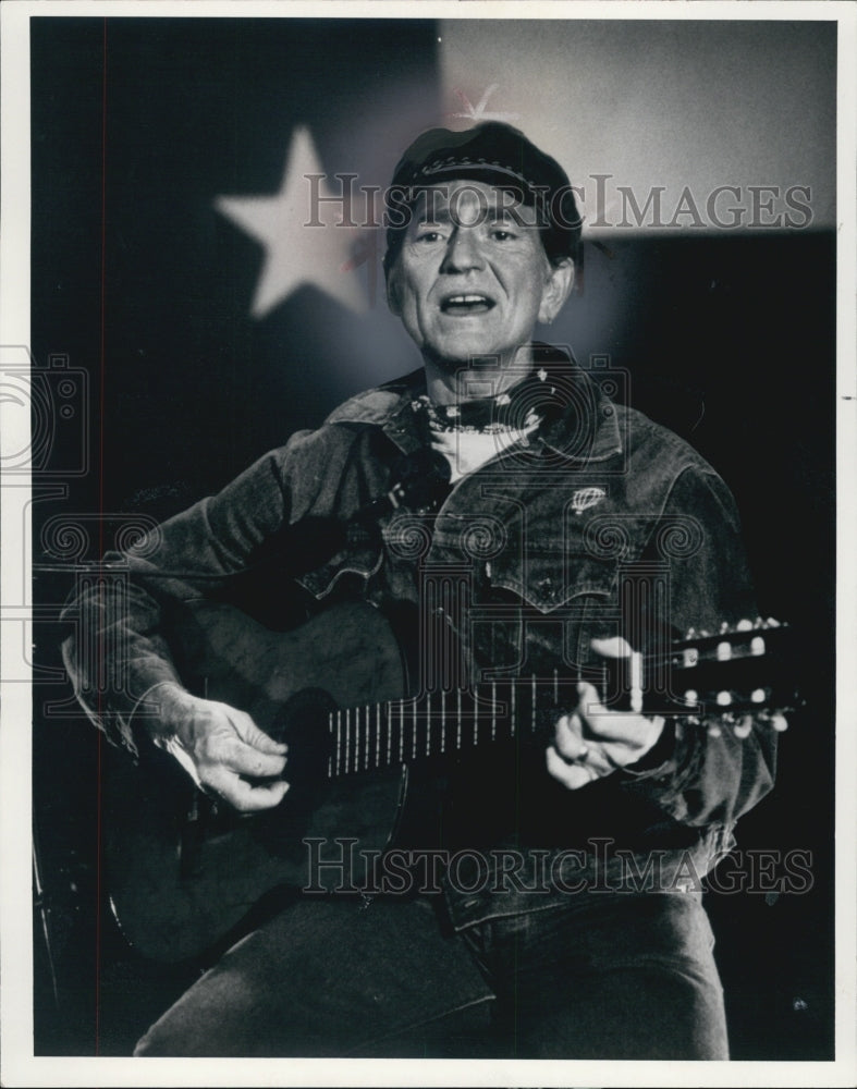 1984 Press Photo American Country Music Singer-Songwriter, Actor Willie Nelso - Historic Images