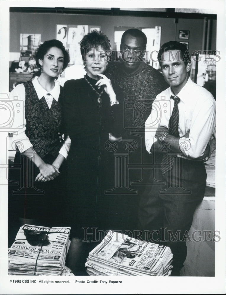 1995 Press Photo Melina Kanakaredes/Mary Tyler Moore/Joe Morton/Gregory Harrison - Historic Images