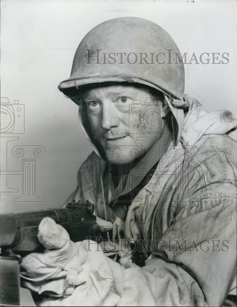 1951 Press Photo of Michael O&#39;Shea in &quot;Fixed Bayonets&quot; - RSG26023 - Historic Images