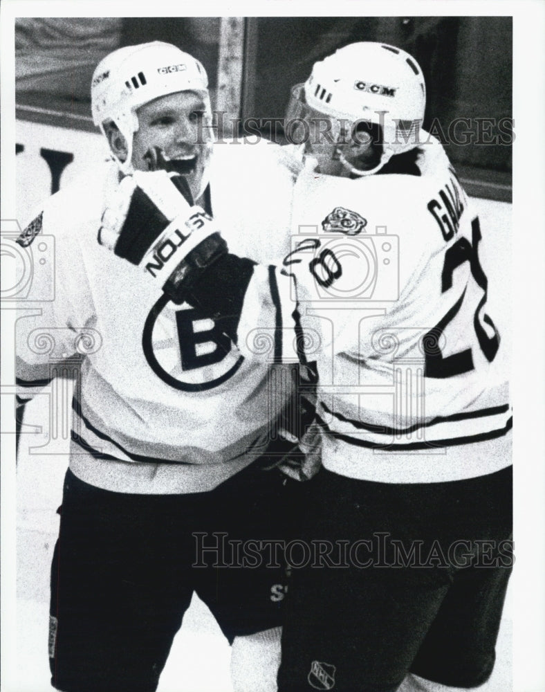 1991 Press Photo Boston Bruins Ken Hodge Garry Galley Celebrating Overtime Goal - Historic Images