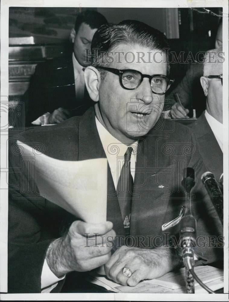 1958 Rep. Oren Harris at meeting reviewing papers - Historic Images