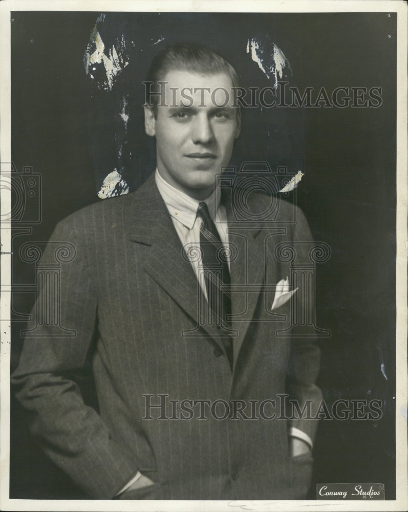 Press Photo newsman E.J. Bavasi Conway Studios - Historic Images