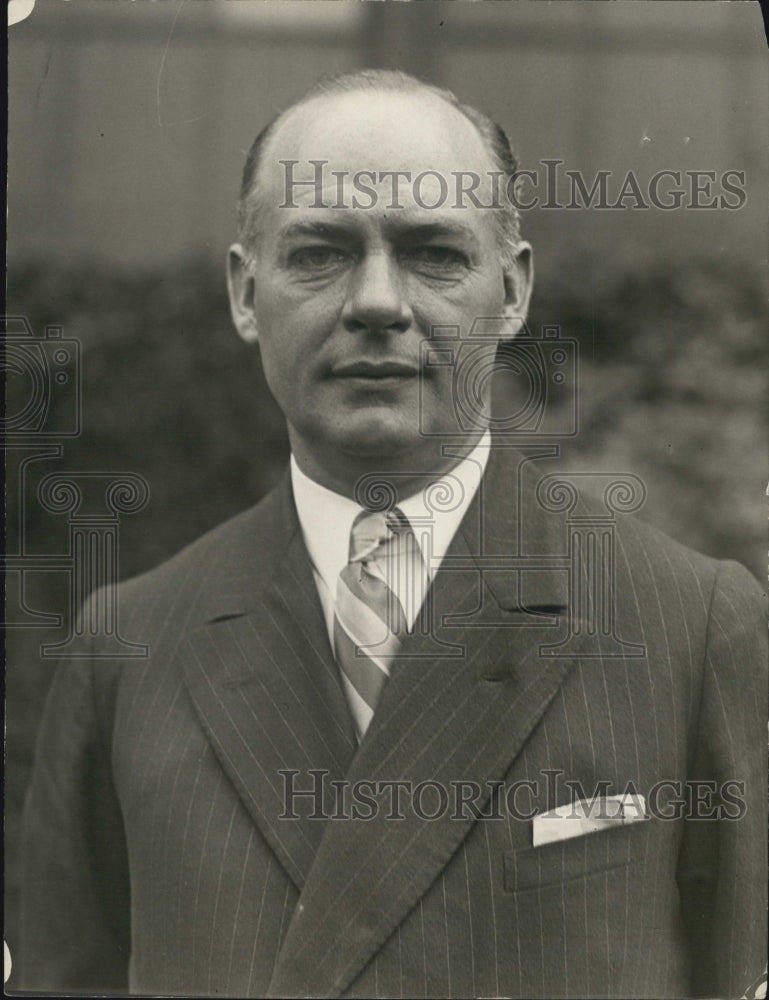 Press Photo Businessman Edward B. Eynon Jr. Wearing Suit - Historic Images