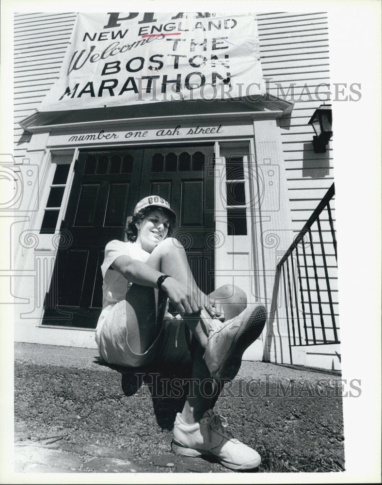 1986 Press Photo Karen Palmer from Hopkington hopes to complete Boston Marathon - Historic Images