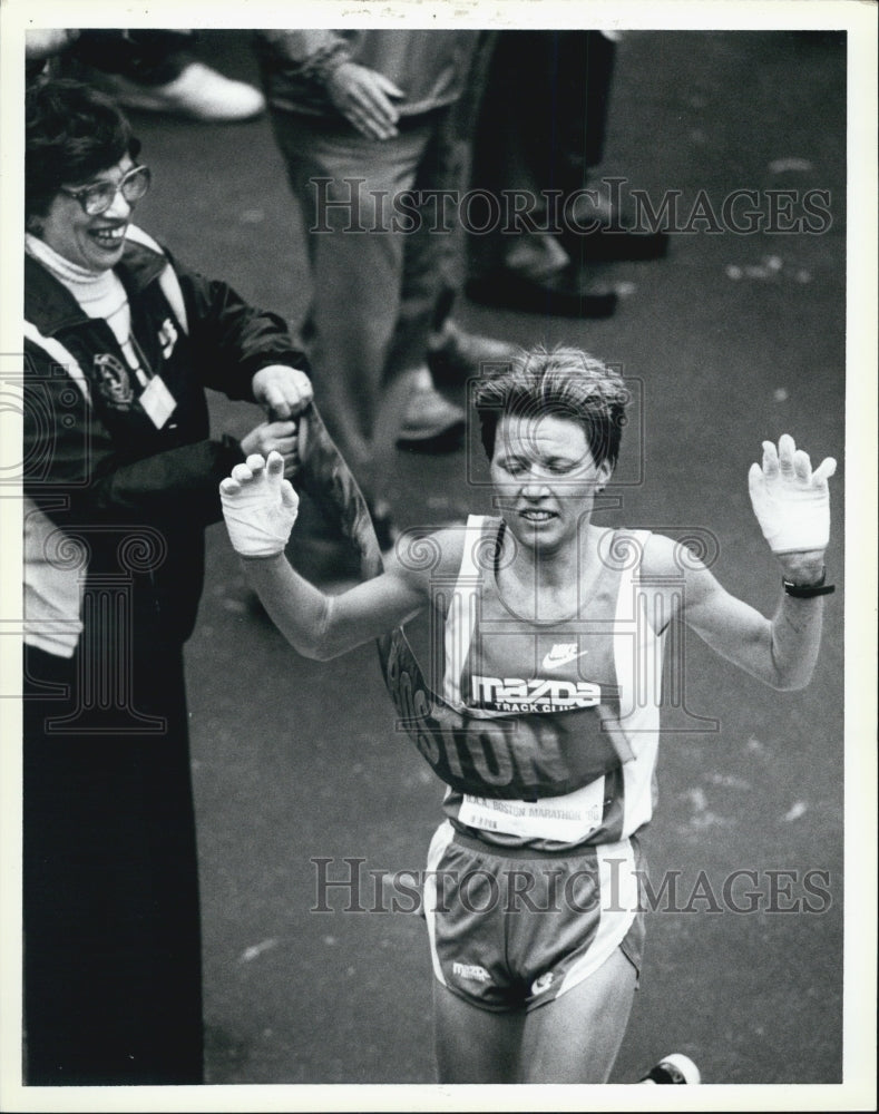 1986 Press Photo Boston Marathon Women's Winner Ingrid Kristiasen - Historic Images