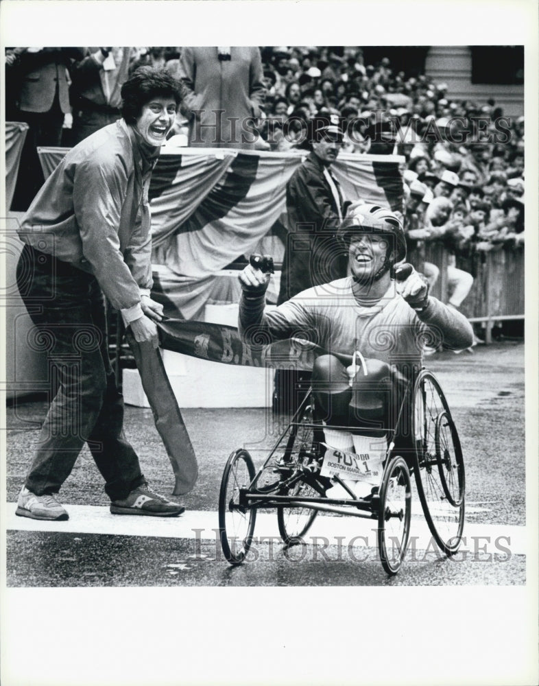 1988 Press Photo wheelchair winner C. Cable-Brookes Boston Marathon - Historic Images