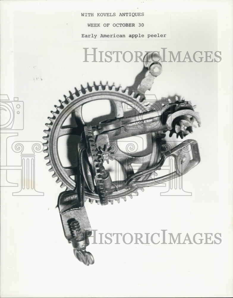 1988 Press Photo popular kitchen item 1895 apple peeler - Historic Images