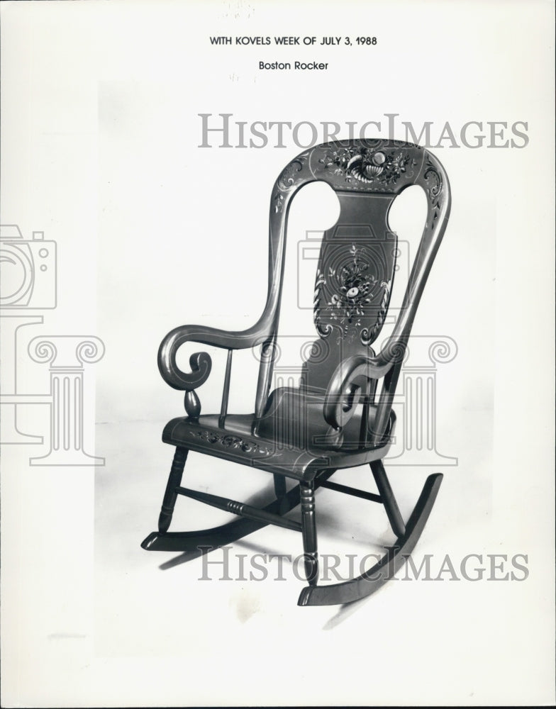 1988 Press Photo British Rocker fiddle shaped rocking chair Antique - Historic Images