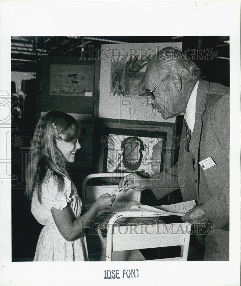 1983 Press Photo nine year old Tracy Bennet first place ribbon Largo art exhibit - Historic Images