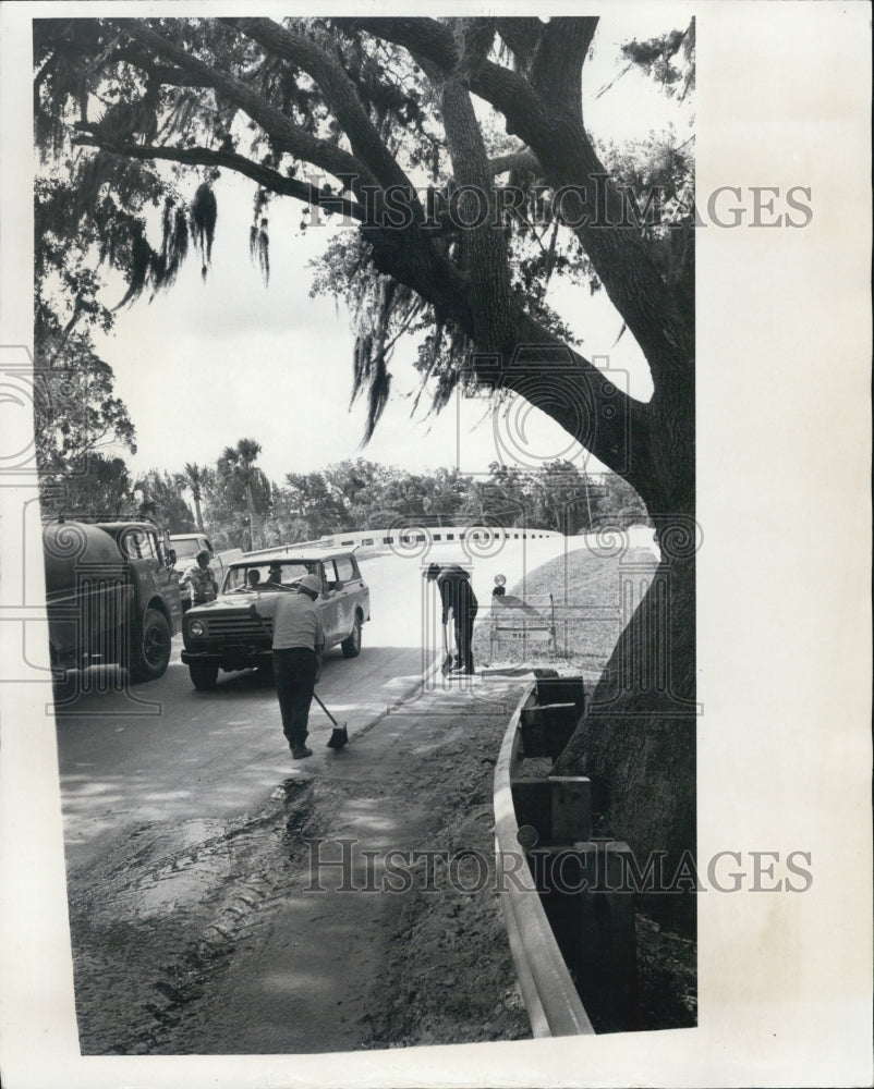 Press Photo Aripeka bridge complete resurfacing SR 595 - Historic Images