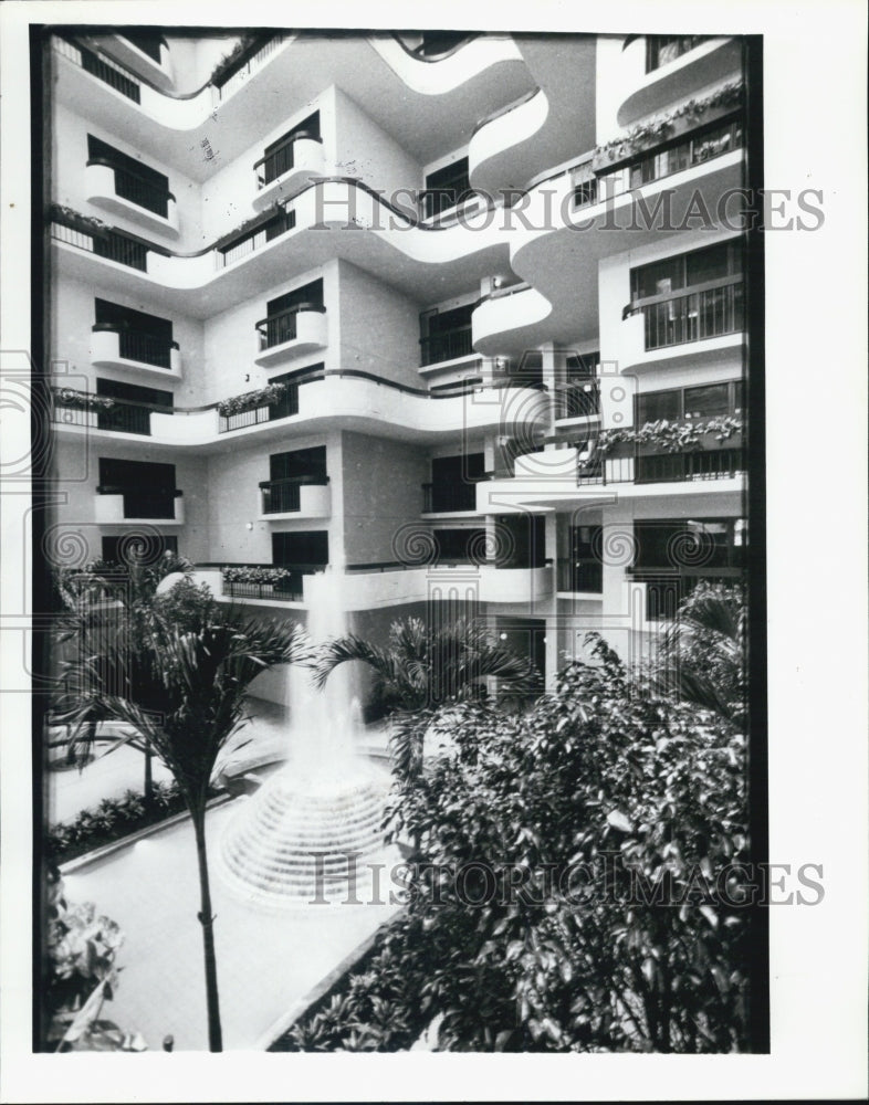 1984 Press Photo Atrium Tampa design Tampa firm Rowe Holmes Barnett Architects - Historic Images