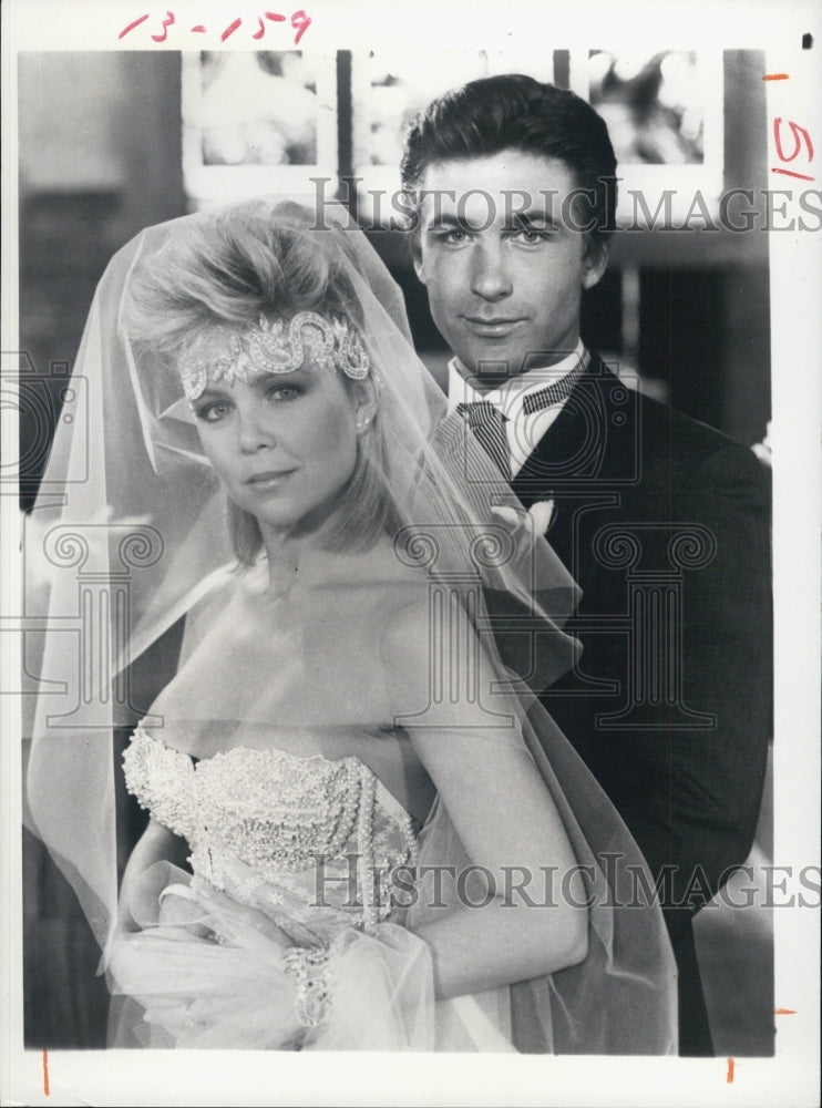 1985 Press Photo Knots Landing Series Lisa Hartman Alec Baldwin Wedding Portrait - Historic Images