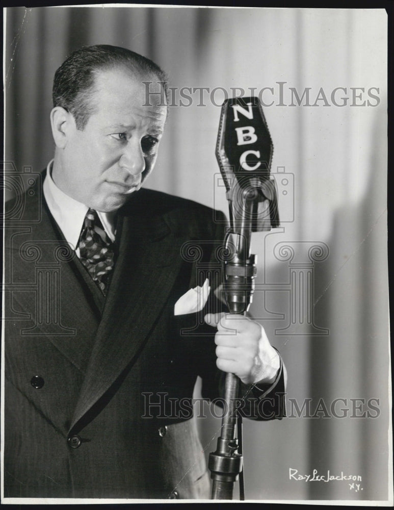 1937 Bert Lahr TV Show Host - Historic Images