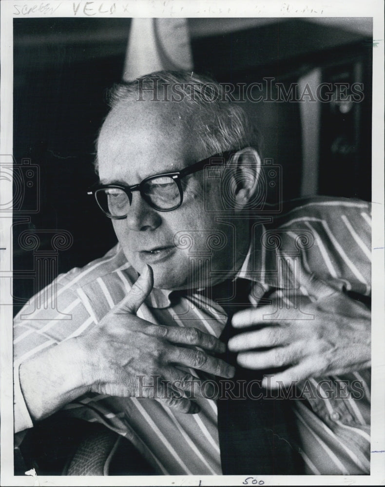 1976 Irving Howe Author World Of Our Fathers - Historic Images