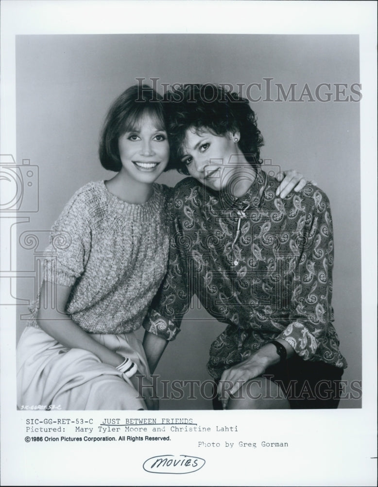 1986 Press Photo Just Between Friends Stars Mary Tyler Moore And Christine Lahti - Historic Images