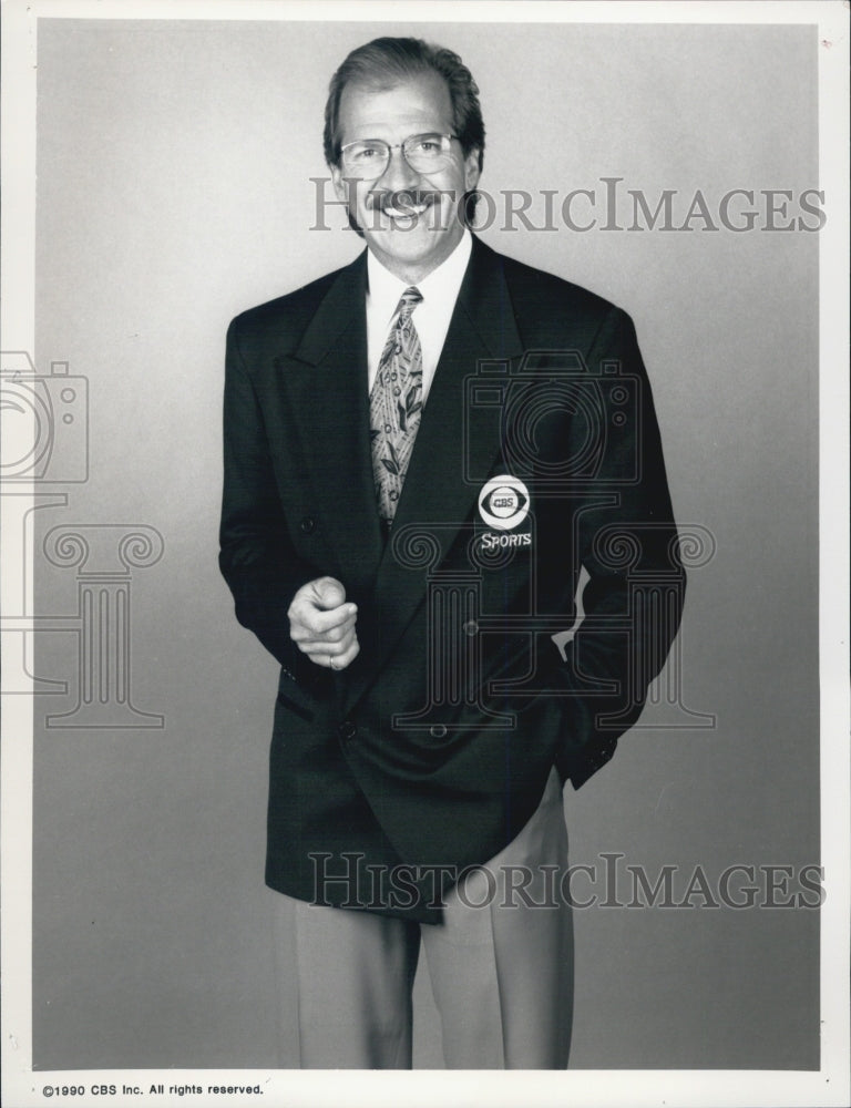 1990 Press Photo Pat O&#39;Brien, news reporter and sportscaster. - Historic Images