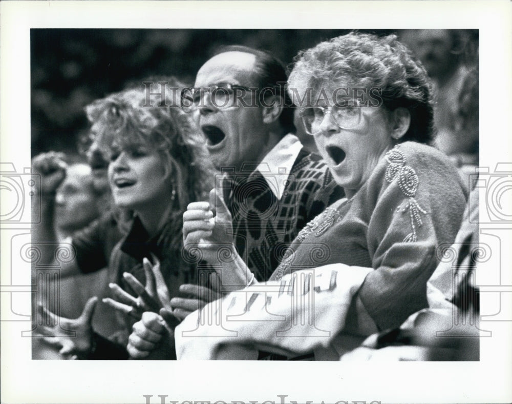 1990 Press Photo of Seattle Thunderbirds&#39; Glen Goodall&#39;s girlfriend and parents - Historic Images