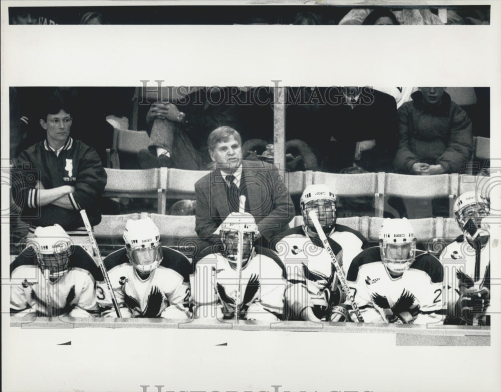 1992 Press Photo Chicago Blackhawks Coach Len Cylarski During Game - Historic Images
