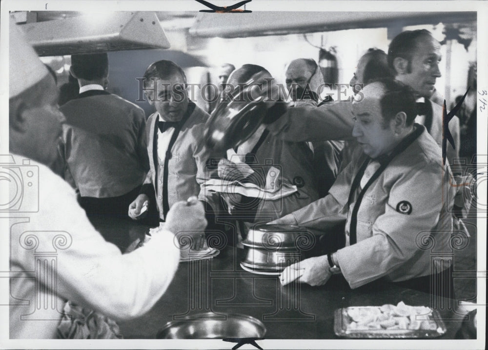 1971 Waldorf-Astoria Hotel Servers Picking Up Food New York City - Historic Images