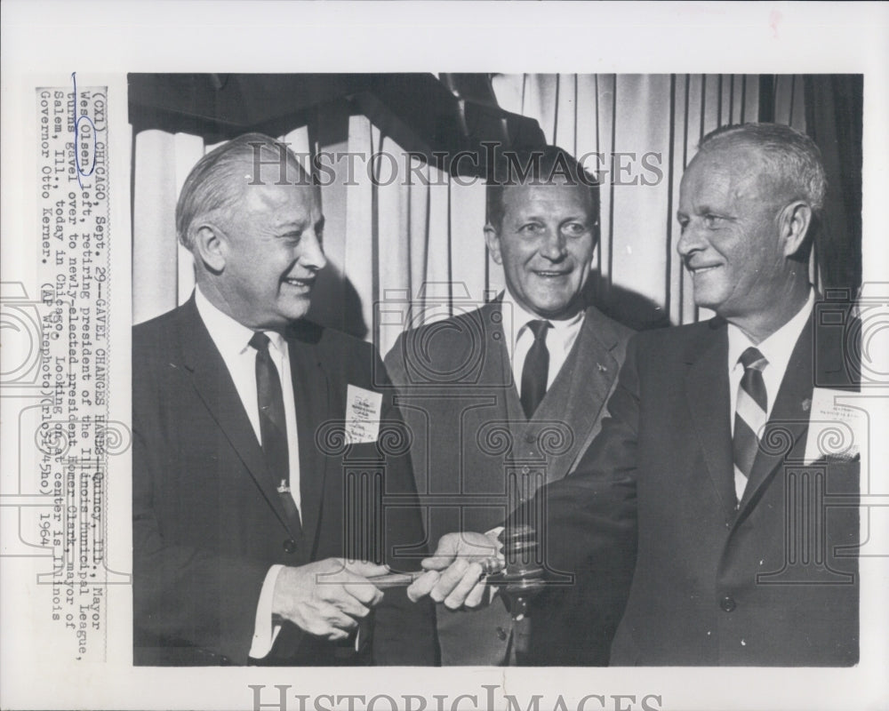 1964 Mayor Wes Olson Retiring President of the Illinois municipal - Historic Images