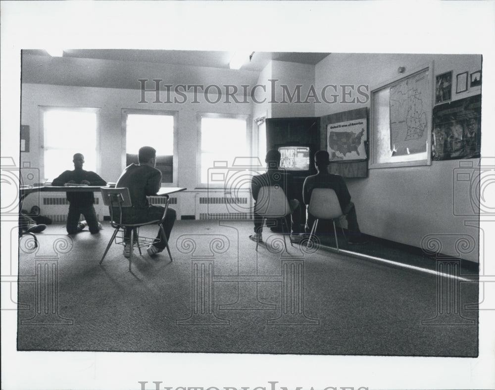 1990 Press Photo ST. Thomas home for boys trouble - Historic Images