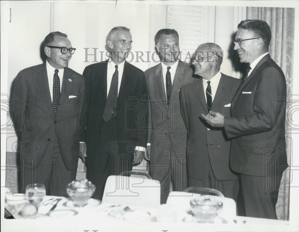 1963 Bureau Federation - Historic Images