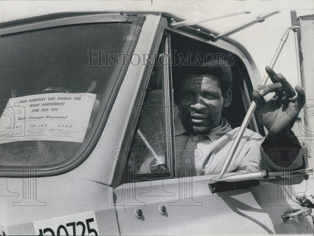 1970 Truck Driver Eli Johnson With Union Permit In Window Strike - Historic Images