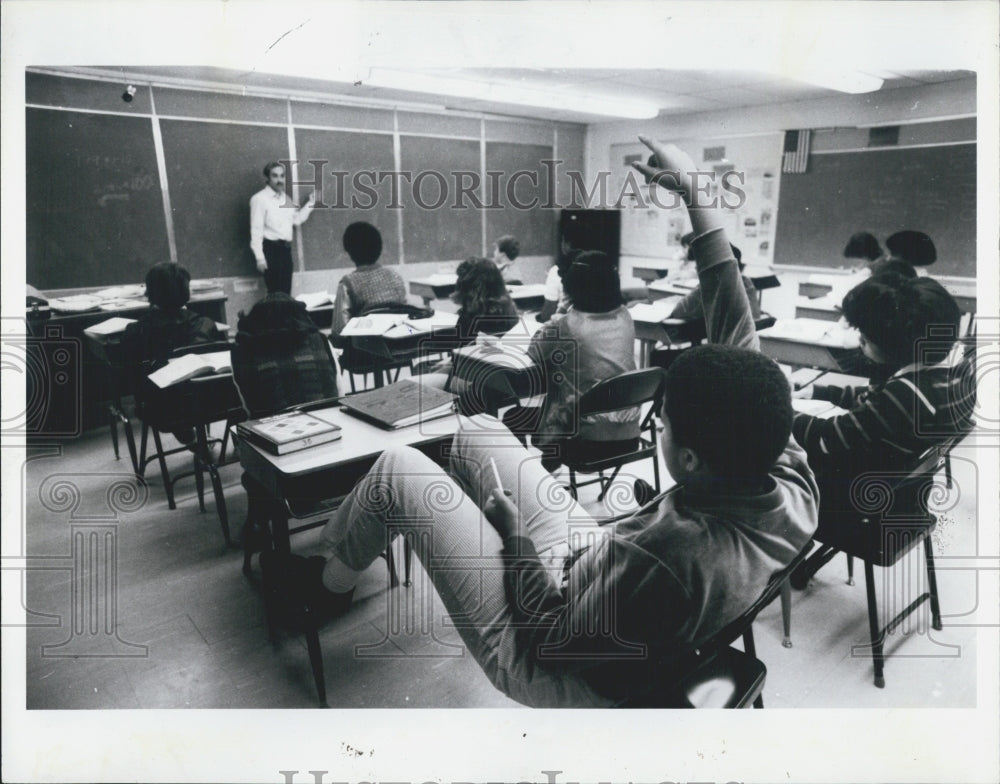 1984 Press Photo Luckett Christian Academy School Classroom Teacher Teaching - Historic Images