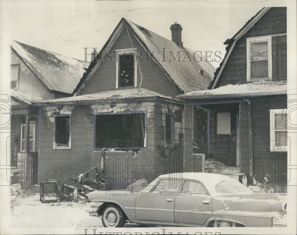 1964 Home of Welch family were 15 year old was killed in fire. - Historic Images