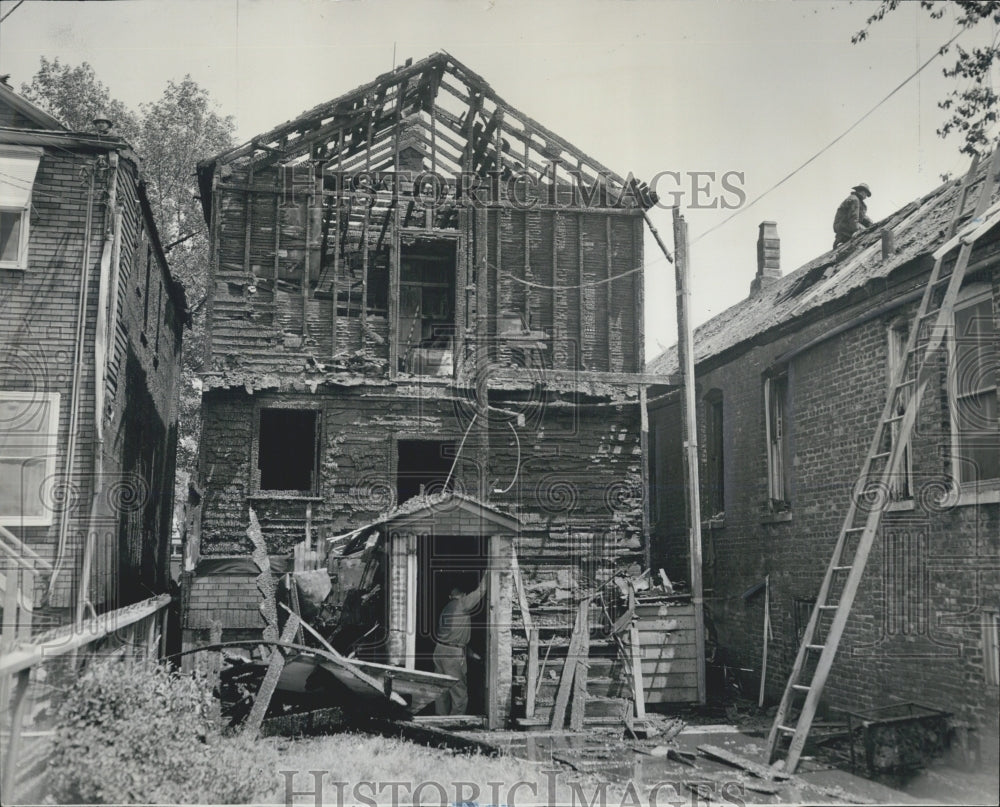 1965 3 houses burn in fire one block away from mayor&#39;s house - Historic Images