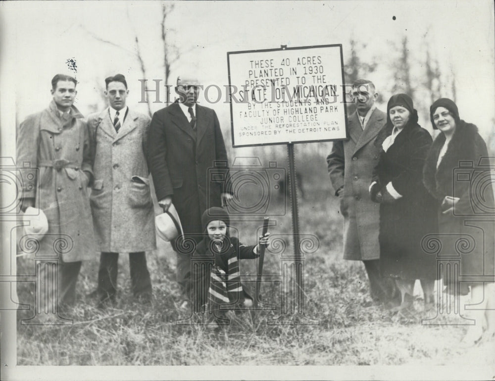 1930 Reforestation/Highland Park Junior College/Michigan/Trees - Historic Images