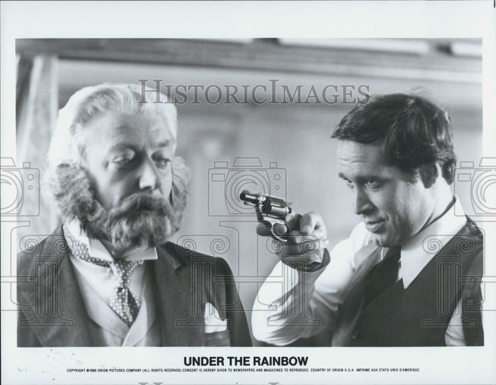 1980 Press Photo Chevy Chase in &quot;Under the Rainbow&quot; - Historic Images