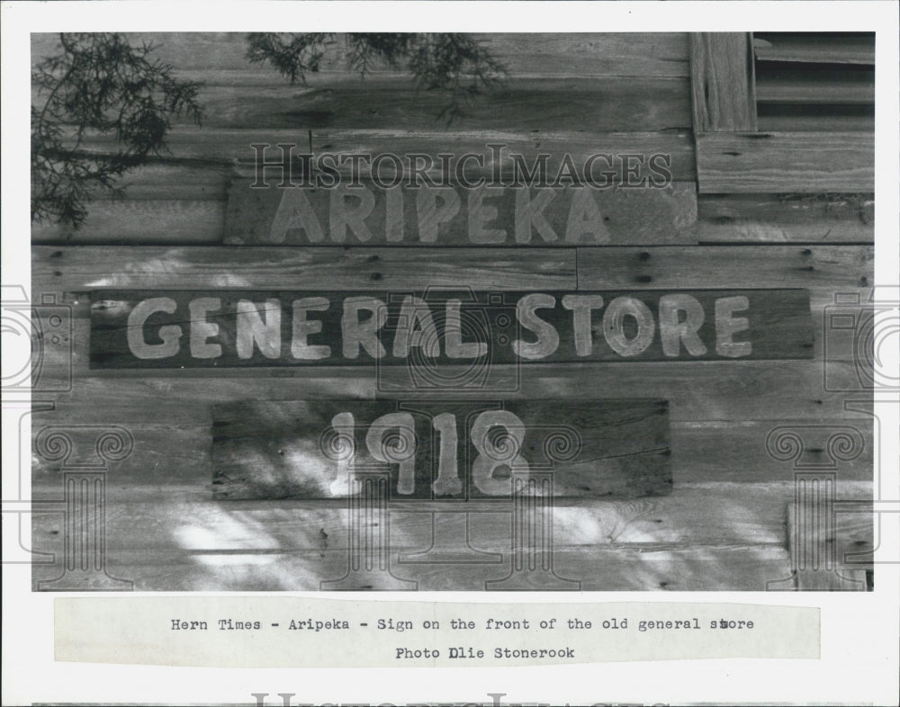 1989 Press Photo Aripeka General Store 1918 Sign On Building Side - Historic Images