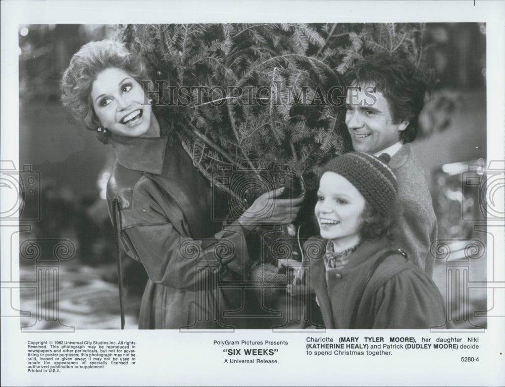 1982 Press Photo Six Weeks Mary Tyler Moore Katherine Healy Dudley Moore - Historic Images