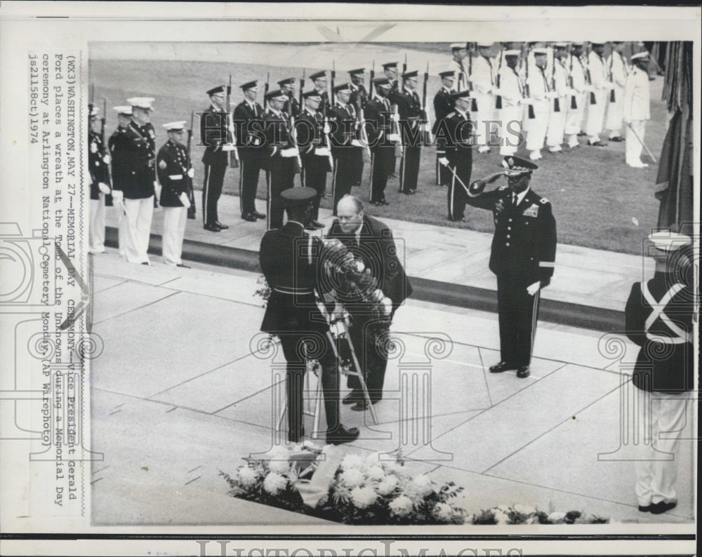 1974 Vice President Gerald Ford places wreath at Tomb of Unknown - Historic Images