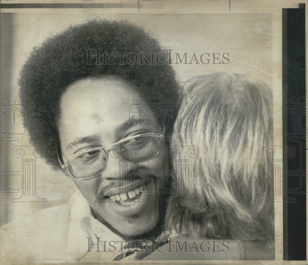 1976 Willie Tate Smiling After Leaving San Quentin Six Trial Court - Historic Images