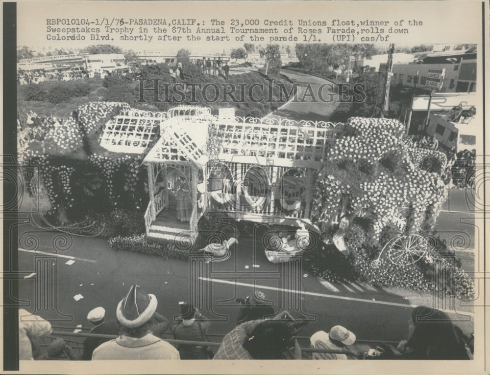 1976 87th Annual Tournament of Roses Parade Credit Unions Float - Historic Images