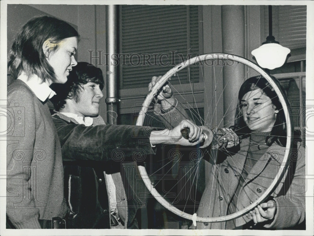 1969 Newton High School Students Learning Motion Laws Boston - Historic Images