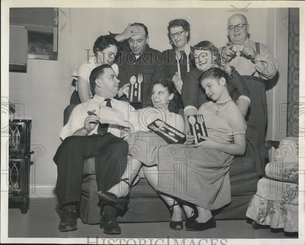 1954 Press Photo Tenants of apartment complex receive gifts from landlord. - Historic Images