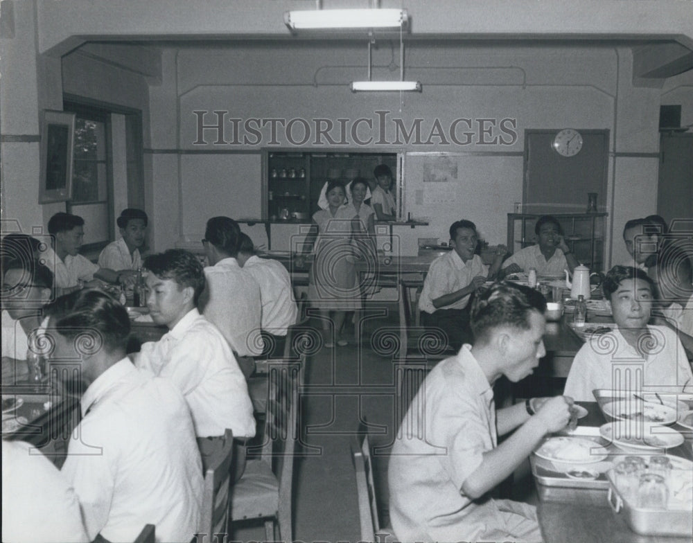 1965 Students Eating Japanese Language Institute - Historic Images