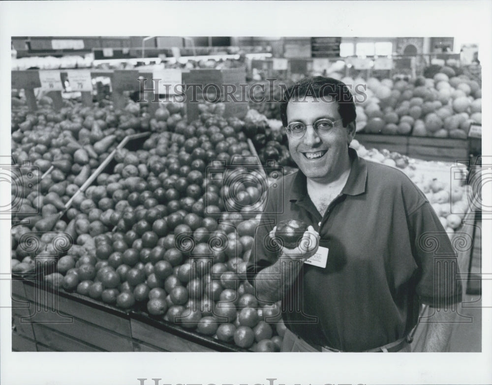 1994 Press Photo Mark Ordan President of Fresh Fields Market - Historic Images