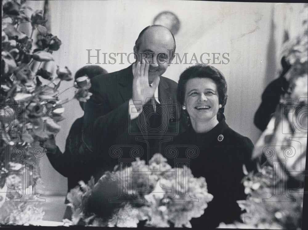 1971 French Consul General Philippe Olivier Wife - Historic Images