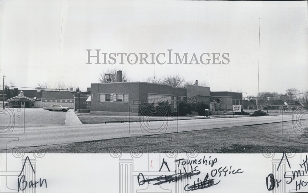 1969 Stickney Town Office Next to Mayor Restaurant - Historic Images