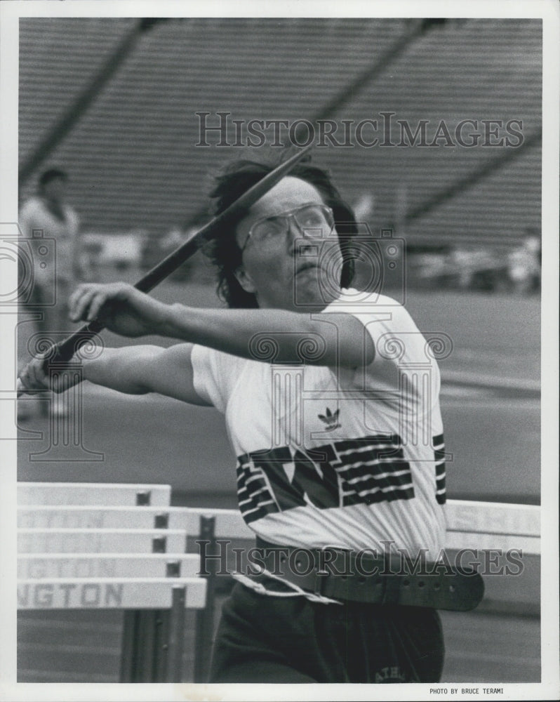 1986 Press Photo WU Javelin Thrower Hellena Uusitalo - Historic Images