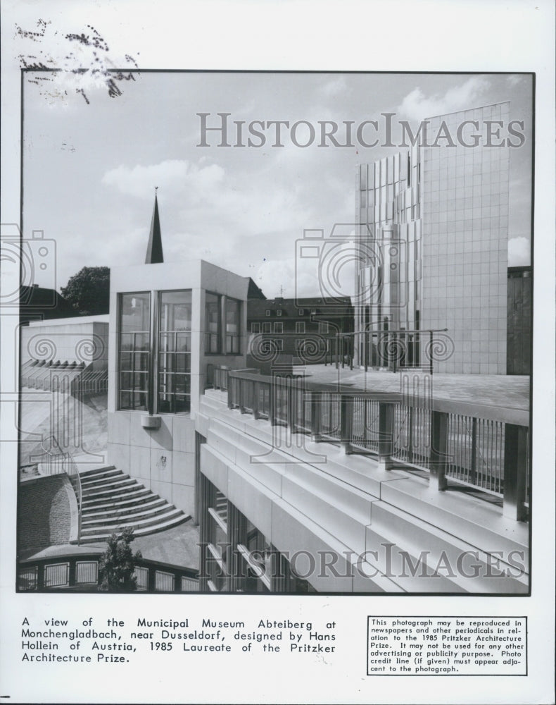 1985 Press Photo of the Municipal Museum Abteiberg by Hans Hollein - Historic Images