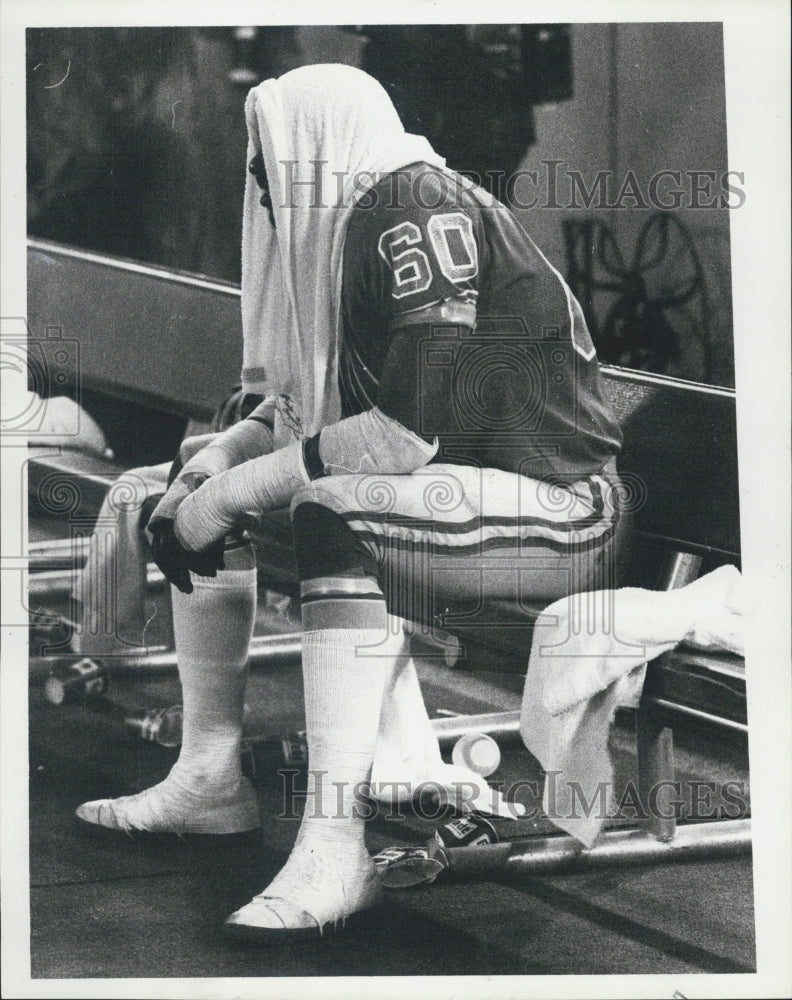 1979 Press Photo Bubba Baker Detroit Lions With Cold Towel On Head - Historic Images