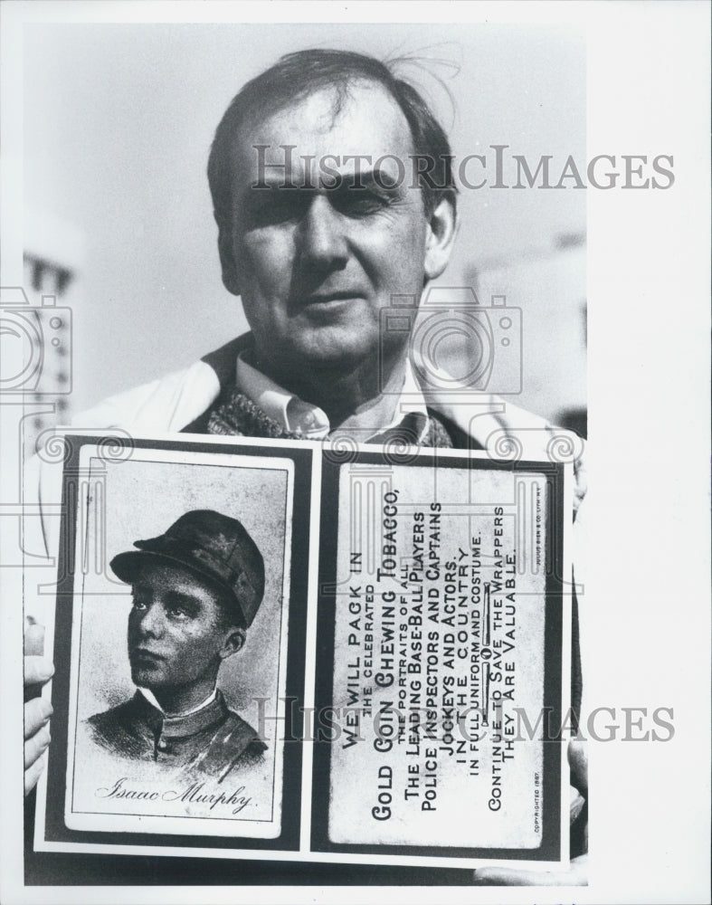 1992 Press Photo of Vincent Martini with copy of his $50K baseball card - Historic Images